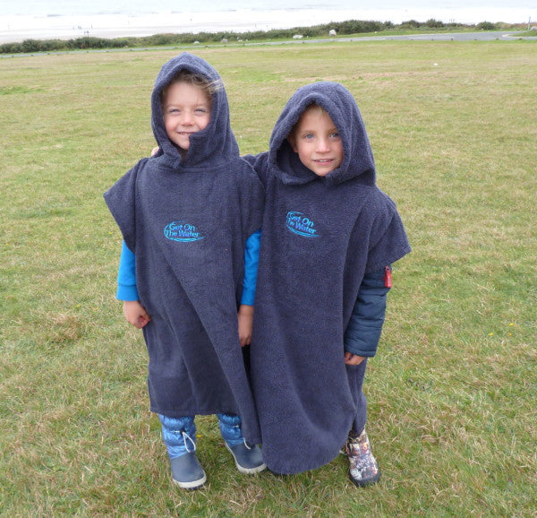 Get On The Water Hooded Changing Robe Poncho - Child 6-8 Secondary image